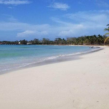 Pic-Nic Beach Corn Island Hotel Buitenkant foto