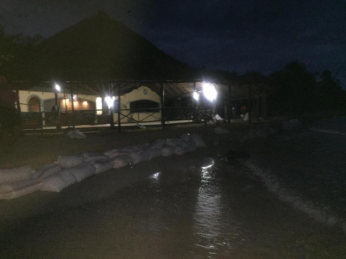 Pic-Nic Beach Corn Island Hotel Buitenkant foto