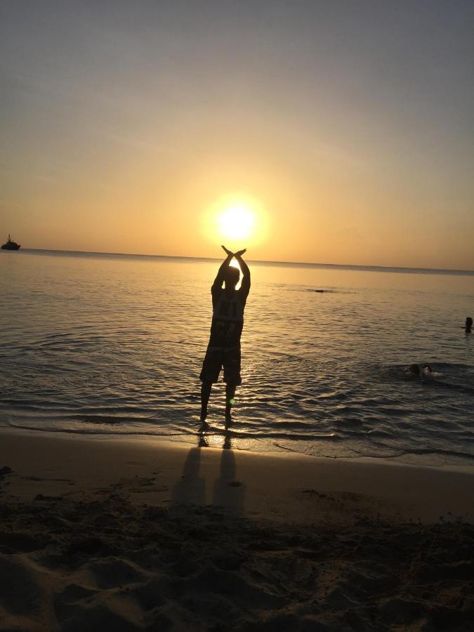 Pic-Nic Beach Corn Island Hotel Buitenkant foto