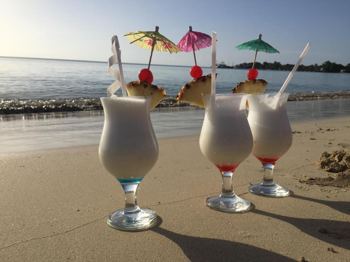 Pic-Nic Beach Corn Island Hotel Buitenkant foto